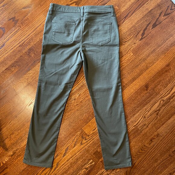 NWT St. John's Bay Olive Straight Leg Denim Pants - Size 12 - Picture 8 of 8
